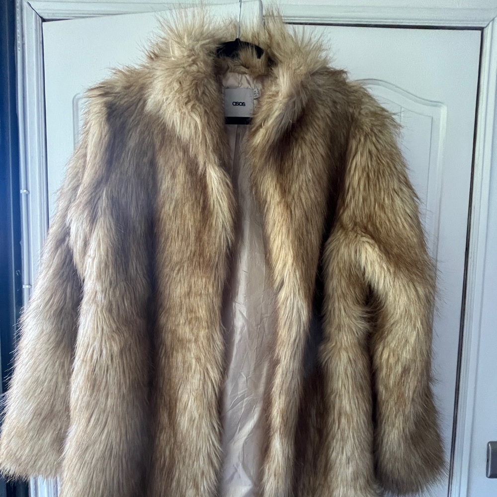 ASOS faux fur coat size 10 US. 
Great condition, worn 3 times